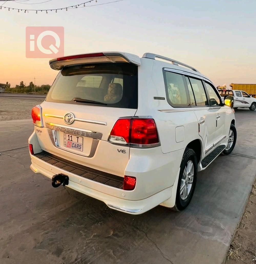 تۆیۆتا لاند کروزەر